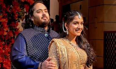 अनंत-राधिका की प्री-वेडिंग सेरेमनी में रिहाना के साथ थिरके मुकेश अंबानी