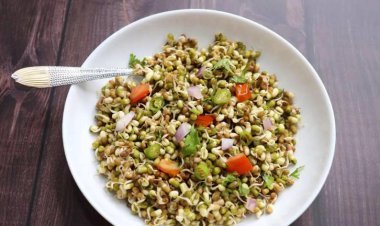 कच्चे बनाम पके हुए स्प्राउट्स: इस पसंदीदा नाश्ते को खाने का सबसे अच्छा तरीका क्या है?
