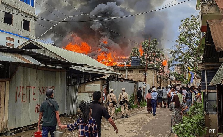 मणिपुर में फिर भड़की हिंसा: कांगपोकपी में उग्रवादियों का तांडव, 3 ग्रामीणों की मौत, कई घर फूंके
